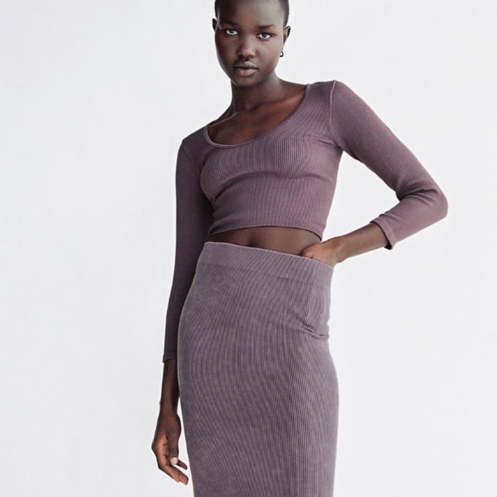 LIMITLESS CONTOUR COLLECTION 05 TOP